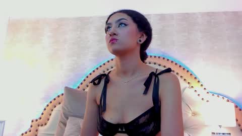 Ella Sanders online show from April 18, 2026, 7:07 pm