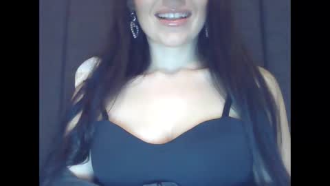 elle010843 online show from October 18, 2025, 4:08 pm