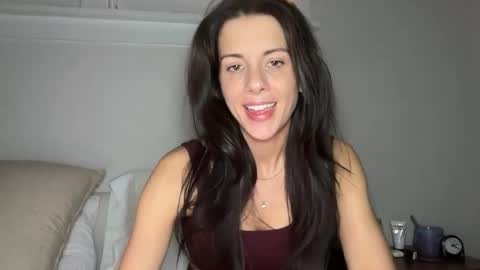 Elle67 online show from November 12, 2025, 12:33 am