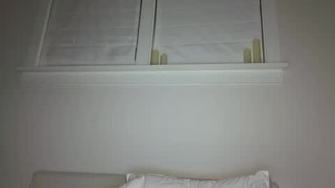 Elle67 online show from November 26, 2025, 1:17 am