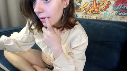 Snapshot of elle__driver chatting on June 6, 2026, 1:32 am elle__driver online show from June 6, 2026, 1:32 am