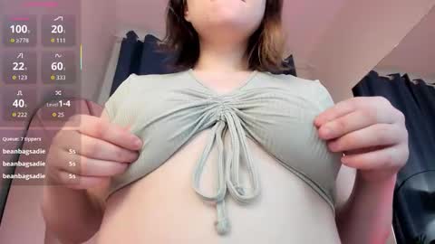 Snapshot of elle_drift chatting on November 18, 2025, 9:47 am elle_drift online show from November 18, 2025, 9:47 am