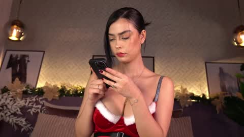 Elle Diane online show from December 24, 2024, 6:28 pm