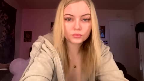 Snapshot of ellejess chatting on March 2, 2026, 3:19 pm ellejess online show from March 2, 2026, 3:19 pm