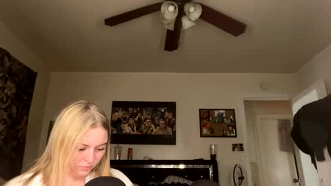 Snapshot of ellejess chatting on March 3, 2026, 4:57 pm ellejess online show from March 3, 2026, 4:57 pm