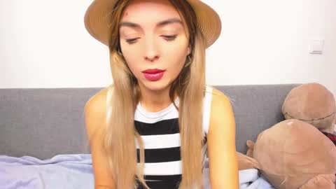 ellen_flow online show from December 10, 2024, 9:33 pm