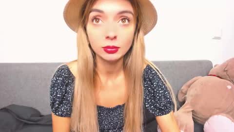 ellen_flow online show from December 12, 2024, 7:04 pm