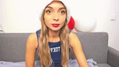 ellen_flow online show from December 17, 2024, 8:32 pm