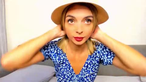 ellen_flow online show from September 18, 2025, 8:00 pm