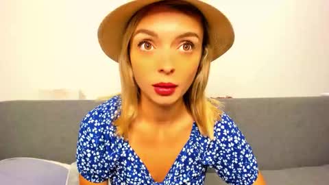 ellen_flow online show from October 7, 2025, 9:34 pm