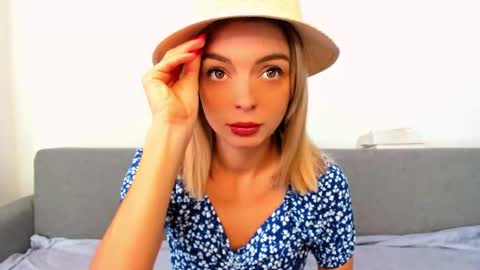 ellen_flow online show from October 11, 2025, 12:15 pm