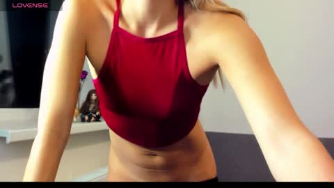 Snapshot of ellen_flow chatting on March 23, 2026, 8:24 pm ellen_flow online show from March 23, 2026, 8:24 pm
