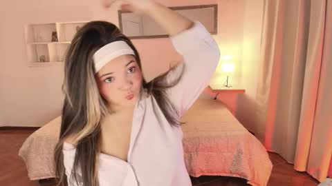 elli_snow online show from December 17, 2025, 3:12 am