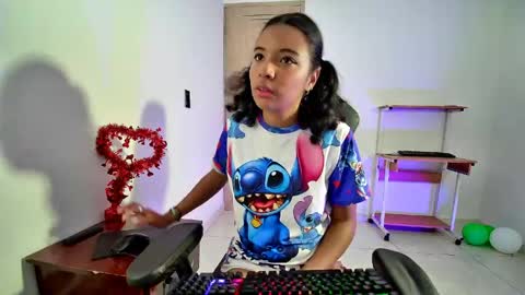 Snapshot of ellie_cute7 chatting on May 8, 2026, 8:14 pm ellie_cute7 online show from May 8, 2026, 8:14 pm