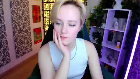 Ellie online show from December 5, 2025, 2:20 am