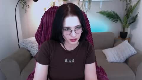 ellie_magic online show from March 4, 2025, 4:20 pm