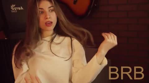 elliecutes online show from February 26, 2025, 8:26 am