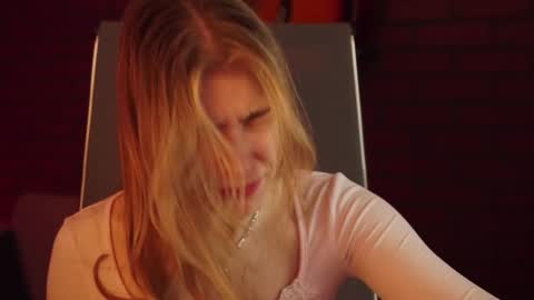 elliecutes online show from March 9, 2025, 5:22 am