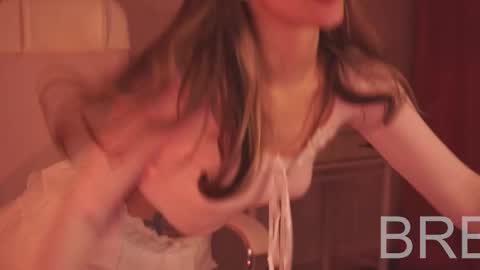 elliecutes online show from March 11, 2025, 4:43 am