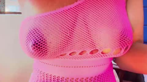 Snapshot of elliee_alves chatting on January 15, 2026, 12:54 pm elliee_alves online show from January 15, 2026, 12:54 pm