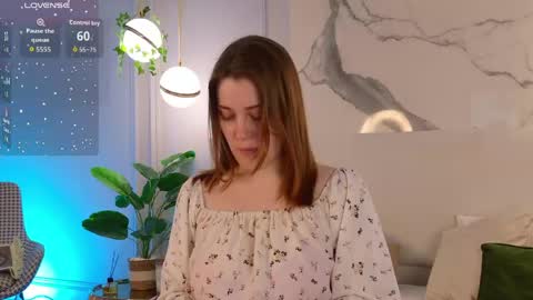 elliegarson__ online show from March 23, 2026, 5:06 pm