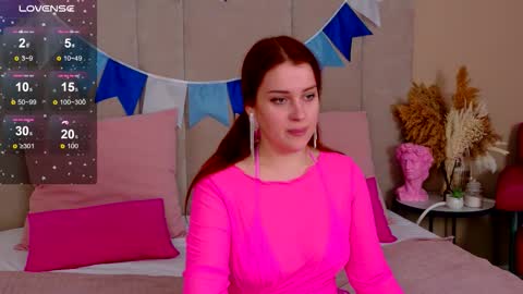 EllieLarson online show from September 22, 2025, 5:37 pm