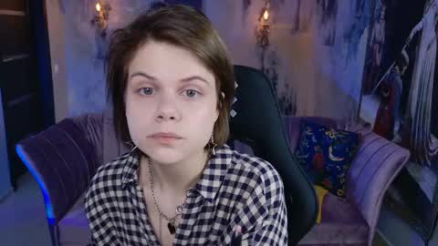 elliemurler online show from October 27, 2025, 9:02 am