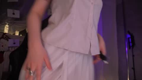 just Emily  online show from December 21, 2025, 1:40 pm