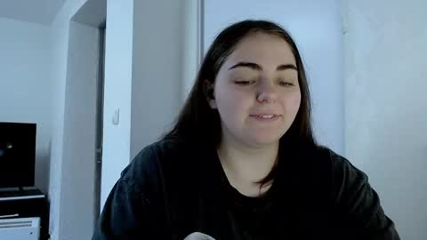 Ellie online show from April 17, 2026, 5:54 am