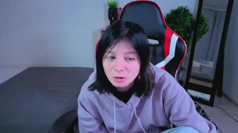 Ellin online show from April 15, 2026, 9:15 pm