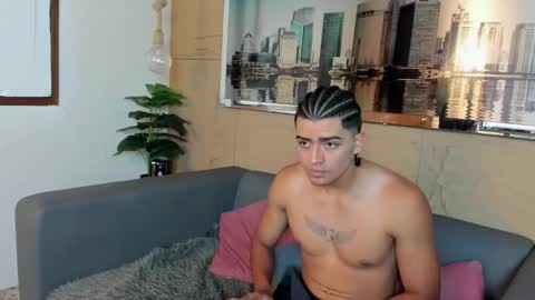 Elloit Colton online show from November 16, 2025, 6:02 pm