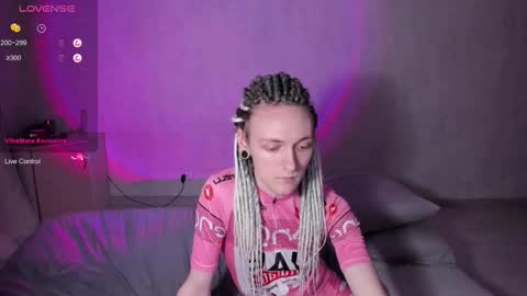 elliot_winki online show from November 16, 2025, 2:55 pm