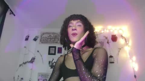  . online show from October 2, 2025, 7:43 pm