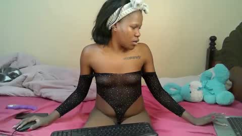 elllanna online show from September 25, 2025, 10:08 am