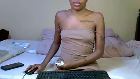 elllanna online show from October 4, 2025, 10:08 pm