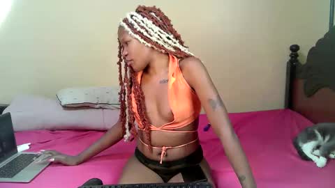 elllanna online show from November 5, 2025, 2:11 am