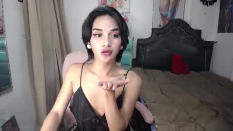 ELLORREY online show from October 21, 2025, 2:56 am