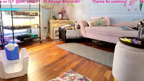 Snapshot of ells_palace chatting on May 1, 2026, 6:45 pm Ella Bella Bo Bella online show from May 1, 2026, 6:45 pm
