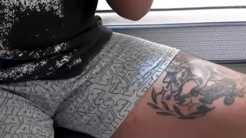 elluch0s online show from February 16, 2025, 3:27 pm