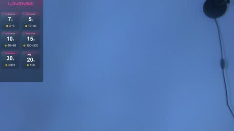 elly_lesss online show from April 9, 2026, 8:14 pm