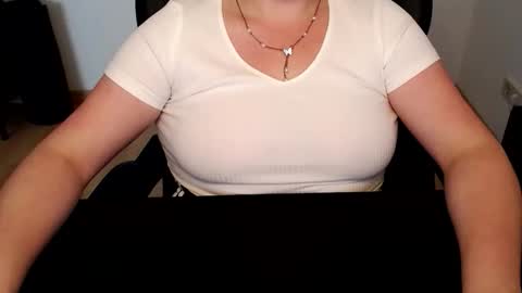 Elly online show from June 4, 2026, 2:23 pm