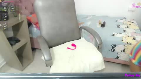 Snapshot of elly_willis chatting on July 11, 2026, 2:53 pm Elly online show from July 11, 2026, 2:53 pm