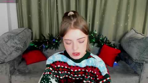 Snapshot of ellyford chatting on December 8, 2024, 5:22 pm Elly online show from December 8, 2024, 5:22 pm