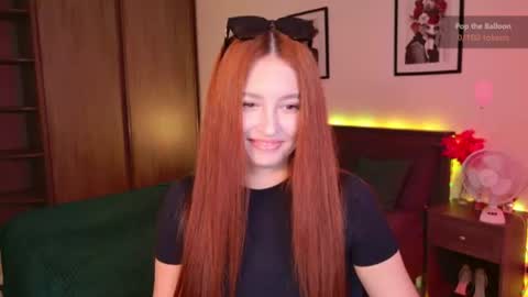 Snapshot of ellypeach chatting on June 24, 2026, 12:37 pm EllyPeach online show from June 24, 2026, 12:37 pm