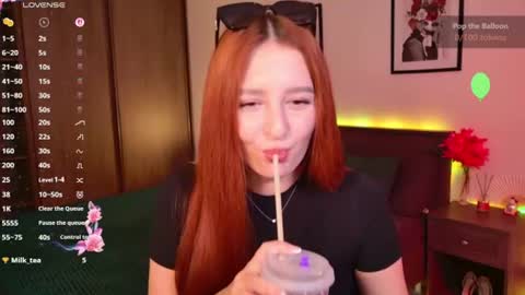 Snapshot of ellypeach chatting on July 8, 2026, 11:15 am EllyPeach online show from July 8, 2026, 11:15 am