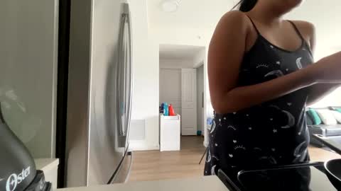 Snapshot of ellysooo chatting on September 21, 2025, 2:40 pm Elly online show from September 21, 2025, 2:40 pm