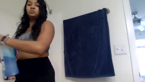 Snapshot of ellysooo chatting on March 28, 2026, 3:55 pm Elly online show from March 28, 2026, 3:55 pm