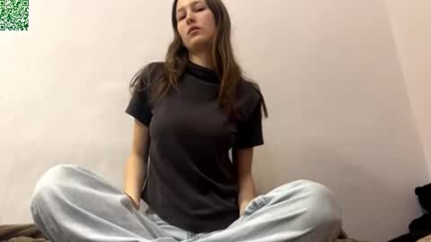 Sonya online show from April 4, 2026, 4:22 am