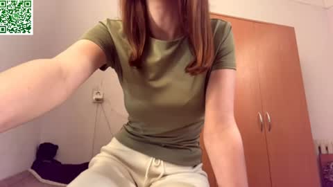Snapshot of ellyspoerer chatting on May 7, 2026, 3:17 pm Sonya online show from May 7, 2026, 3:17 pm