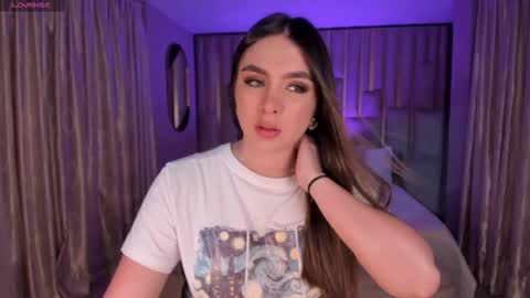 ELOISA OLIVERO online show from December 2, 2025, 11:26 am